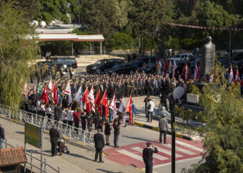 KKTC’nin kuruluşunun 39’uncu yıl dönümü törenlerle kutlanıyor..Lefkoşa Atatürk Anıtı’nda tören düzenlendi
