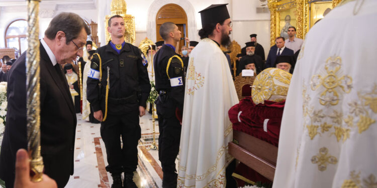 Rum Ortodoks Kilisesi Başpiskoposu II. Hrisostomos bugün defnedildi