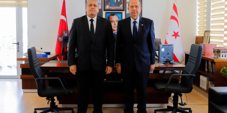 Cumhurbaşkanı Tatar, İsmail Arter’i ziyaret etti