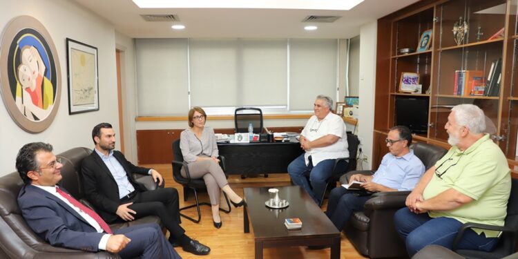 Akansoy: “Kıbrıslı Türkler Kıbrıs’ın güneyinde ucuz işgücü olarak görülemez”