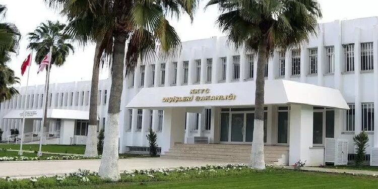 Ertuğruloğlu: “İngiltere’nin GKRY ile savunma ve dış politikayı da kapsayan stratejik iş birliği kurma cihetine gitmesi kaygı verici”