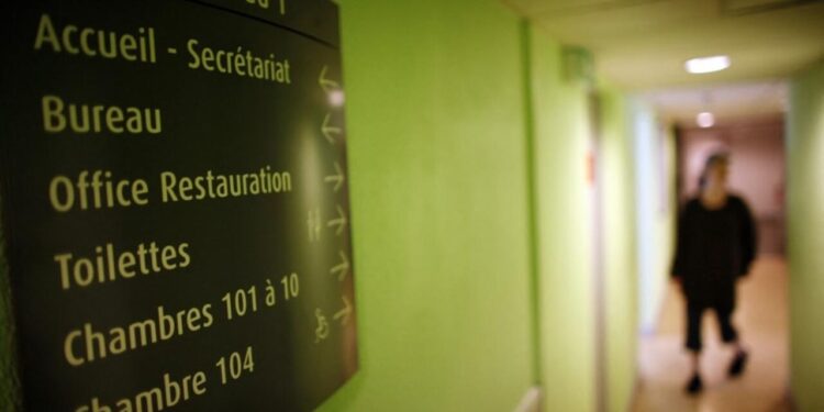 Fransa’da psikiyatristler “daha iyi koşullar” için grev başlattı