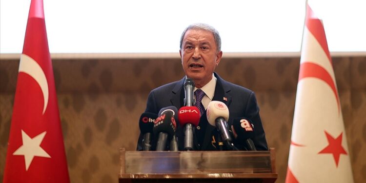 Hulusi Akar, KKTC’nin 39’uncu kuruluş yıl dönümü resepsiyonuna katıldı