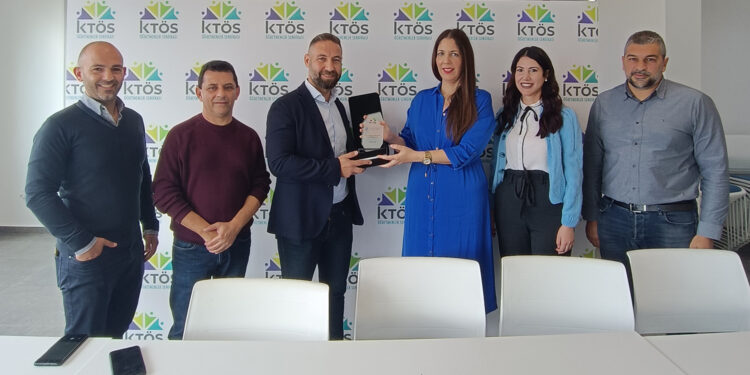 Kıbrıs Rum İlkokul Öğretmenleri Sendikası, KTÖS’ü ziyaret etti