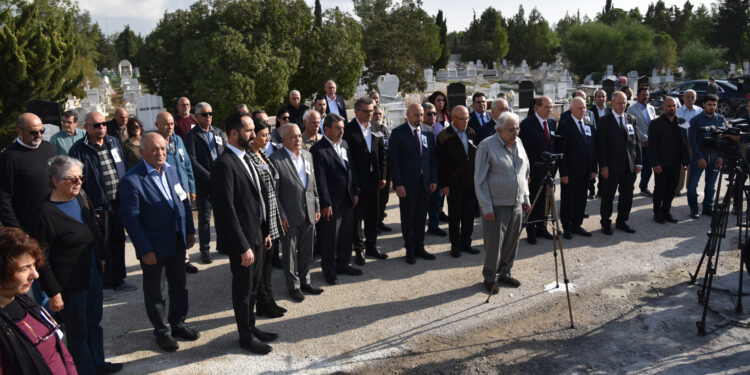 Özker Özgür mezarı başında anıldı