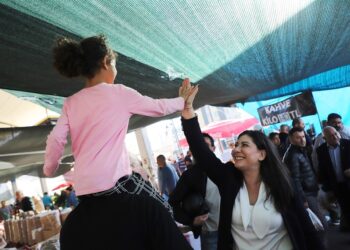 CTP’nin LTB Başkan adayı İncirli, Merkez Lefkoşa’ı ziyaret etti