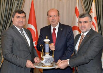Cumhurbaşkanı Tatar, İstanbul’un Sultanbeyli ilçesinden gelen heyeti kabul etti