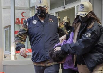 Gözaltına alınan 49 şüpheli adliyeye sevk edildi