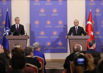 Stoltenberg: “Finlandiya ve İsveç’in NATO’ya tam üye olmaları gerekli”