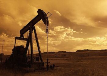 Brent petrolün varil fiyatı 93,21 dolar