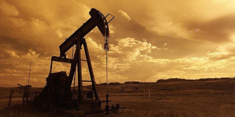 Brent petrolün varil fiyatı 93,21 dolar