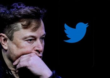 Musk, Twitter’ın yönetim kurulunu feshederek kendisini “tek yönetici” yaptı