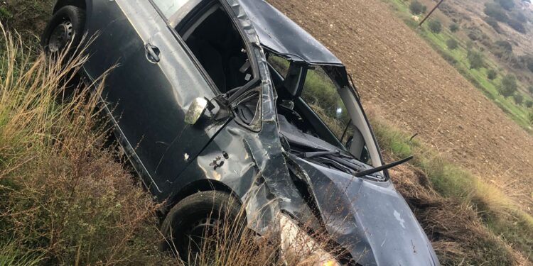 Pamuklu-Çayırova anayolunda kaza… 1 yaralı var