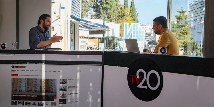 İbrahim Özgöçmen “Üroloji hastaları ellerinde sondalar ile kadın doğum servisinin içerisinde dolaşıyor”