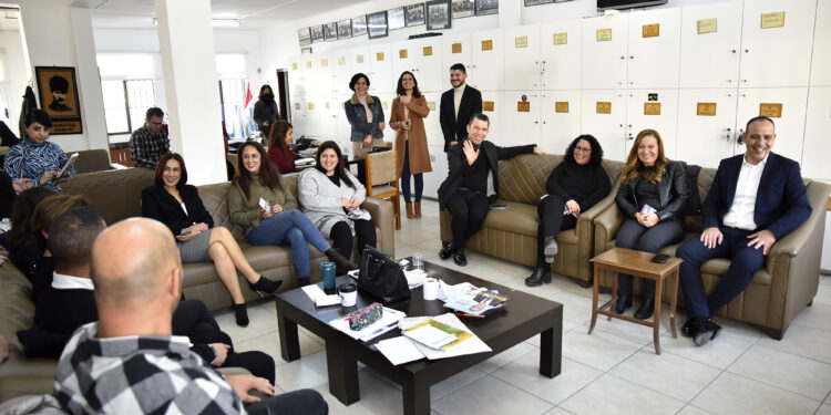 Harmancı:“Her türlü destek ve koruma hizmetiyle şiddete uğramış tüm kadınların ve çocukların yanındayız”