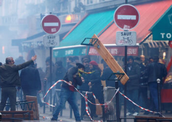 Paris’te Ahmet Kaya Kürt Kültür Merkezi’ne saldırı