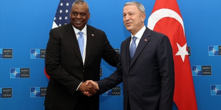 TC Milli Savunma Bakanı Akar, mevkidaşı Lloyd James Austin ile görüştü