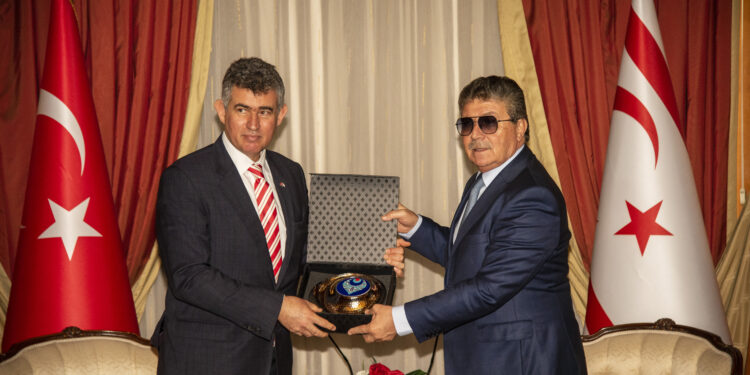 Büyükelçi Feyzioğlu “Kıbrıs Türkleri Türkiye için vazgeçilmezdir”