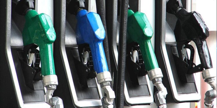 Akaryakıta 50 kuruş indirim