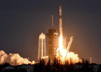 SpaceX, rakibi OneWeb için uzaya 40 internet uydusu fırlattı