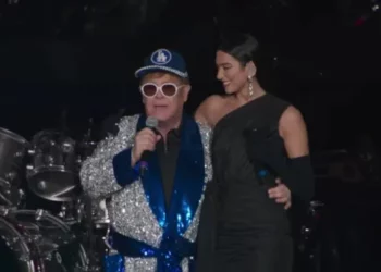 Elton John veda ediyor…