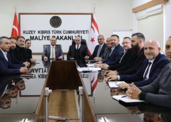 Sendikalar bakanlarla görüştü…