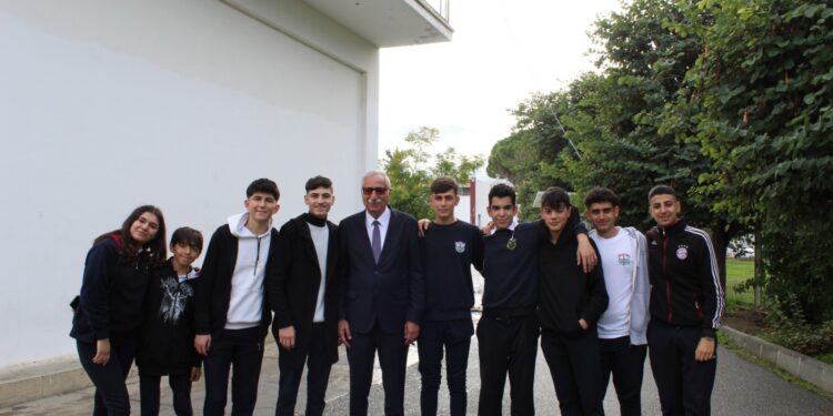 Nidai Güngördü“Bölgedeki kamu okullarımıza desteğimiz sürecek”
