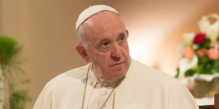 Papa Franciscus, istifa mektubunun uzun süredir hazır olduğunu söyledi