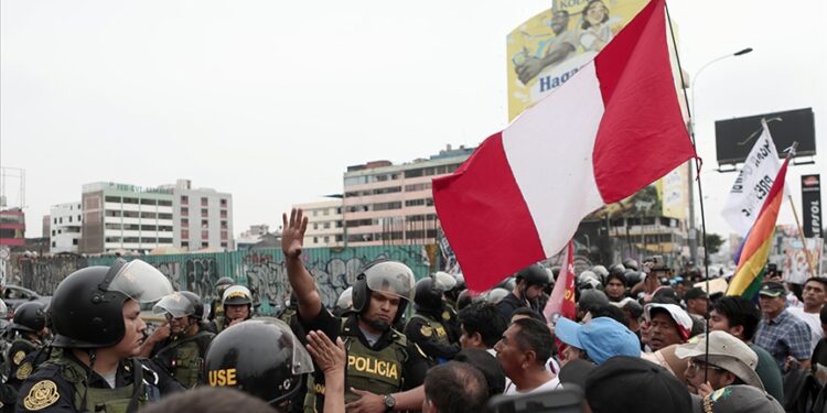 Peru’da protestolar nedeniyle 5 bin turist mahsur kaldı