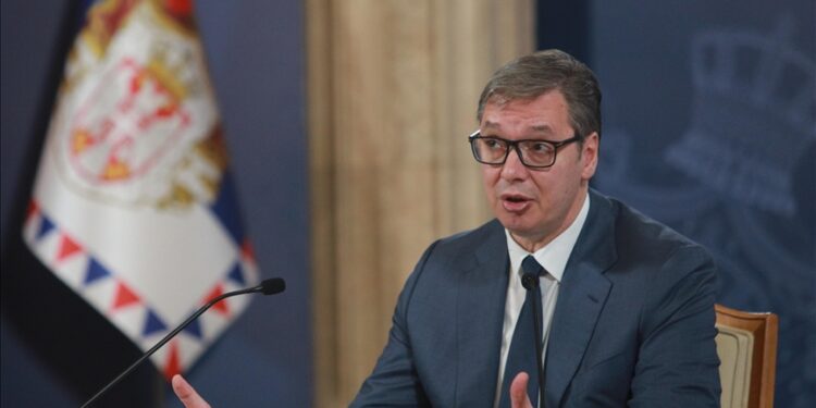 Sırbistan Cumhurbaşkanı Vucic’ten ordu ve polise “hazır ol” emri