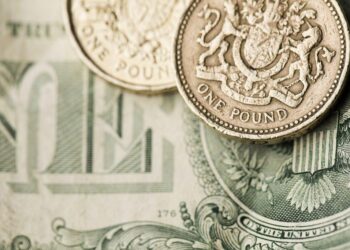 Euro 19,72 liradan, sterlin 22,95 liradan güne başladı