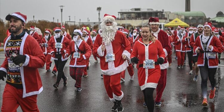 ABD’de geleneksel “Noel Baba Koşusu” yapıldı