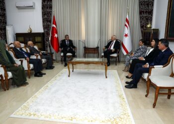 Meclis Başkanı Töre Ruh Sağlığını Koruma ve Ruh Hastalarına Yardım Derneği heyetini kabul etti
