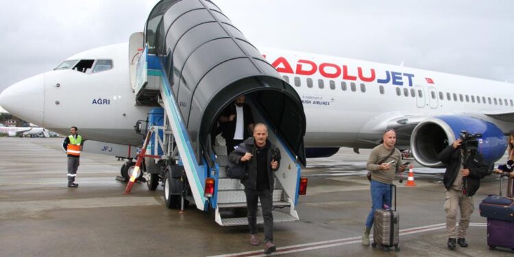 Ercan-Trabzon seferleri başladı