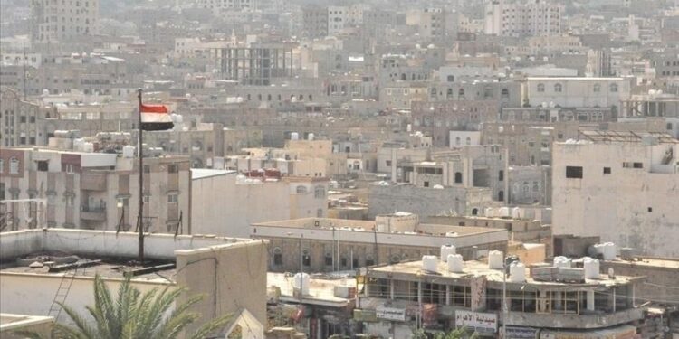 Yemen’de camiye el bombasıyla düzenlenen saldırıda 5 kişi öldü