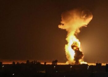 İSRAİL ŞAM’I BOMBALADI