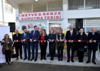 KKTC’NİN İLK MEYVE-SEBZE KURUTMA TESİSİ YEŞİLYURT’TA AÇILDI