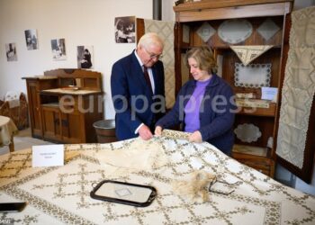 ALMANYA CUMHURBAŞKANI ADADAN AYRILMADAN LEFKARA KÖYÜNÜ DE GEZDİ…