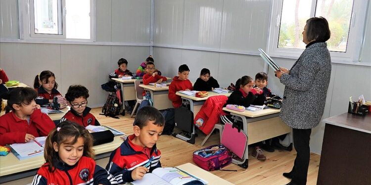 OKULLAR CUMA GÜNÜ AÇILACAK