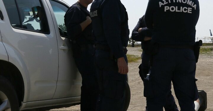 TÜRK ASILLI TAKSİCİ GÜNEYDE TUTUKLANDI