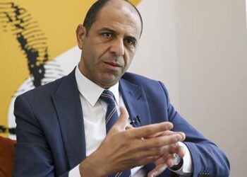 ÖZERSAY’DAN ŞOK PAYLAŞIM!“ÜNİVERSİTE HUKUKEN YOK!”