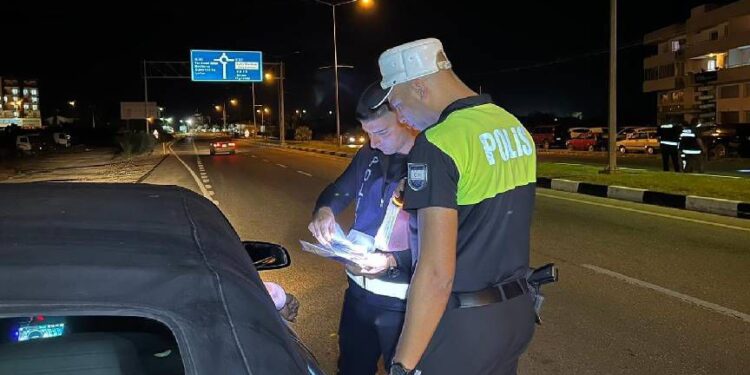 POLİS’TEN SIKI DENETİM 234 ARAÇ TRAFİKTEN MEN EDİLDİ!