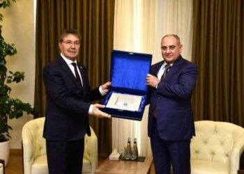 “DÜNYANIN BİR PARÇASI OLABİLMEK YOLUNDA ATTIĞIMIZ İLK ADIMLAR”