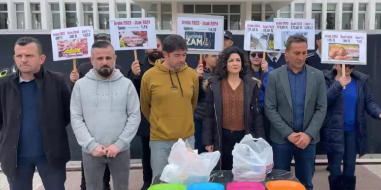 “UBP- DP -YDP HÜKÜMETİ, KİMİ KANDIRIYORSUNUZ?”