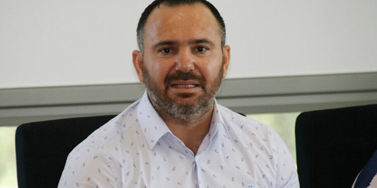 “SAĞLIK PERSONELİ GÖREVLENDİRMELERİNDE YASA VE TÜZÜKLERE UYULMALI”