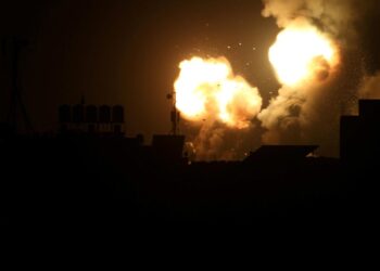 İSRAİL’İN, GAZZE’YE GECE BOYU DÜZENLEDİĞİ SALDIRILARDA ONLARCA FİLİSTİNLİYİ ÖLDÜRDÜ