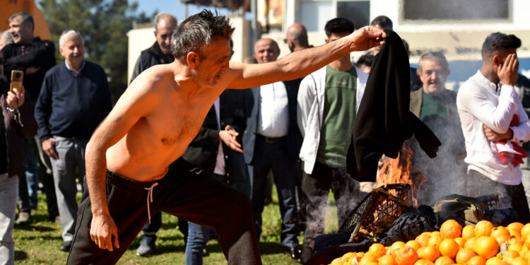 NARENCİYECİLER EYLEM YAPTI