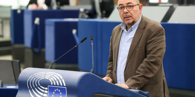 KIZILYÜREK, ERASMUS+ SORUNUNU PARLAMENTO GÜNDEMİNE TAŞIDI