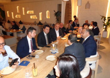 KKTC’DEN SANAYİCİLER DUBAİ’DE DÜZENLENEN ÇALIŞMA YEMEĞİNE KATILDI