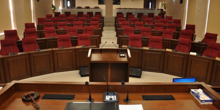 ATEŞLİ SİLAHLAR (DEĞİŞİKLİK) YASA ÖNERİSİNİN İVEDİLİKLE GÖRÜŞÜLMESİNE İLİŞKİN TEZKERE GERİ ÇEKİLDİ